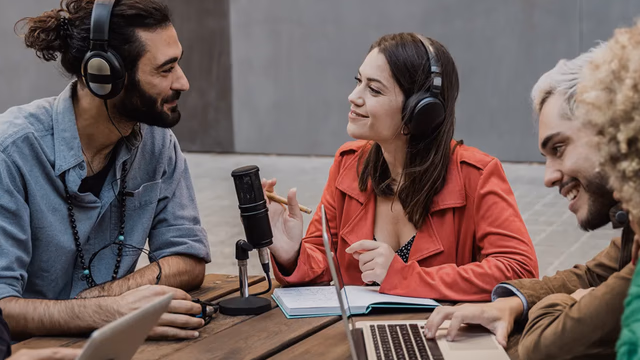 Automatický přepis audio a videa: Jak Beey mění způsob práce s obsahem